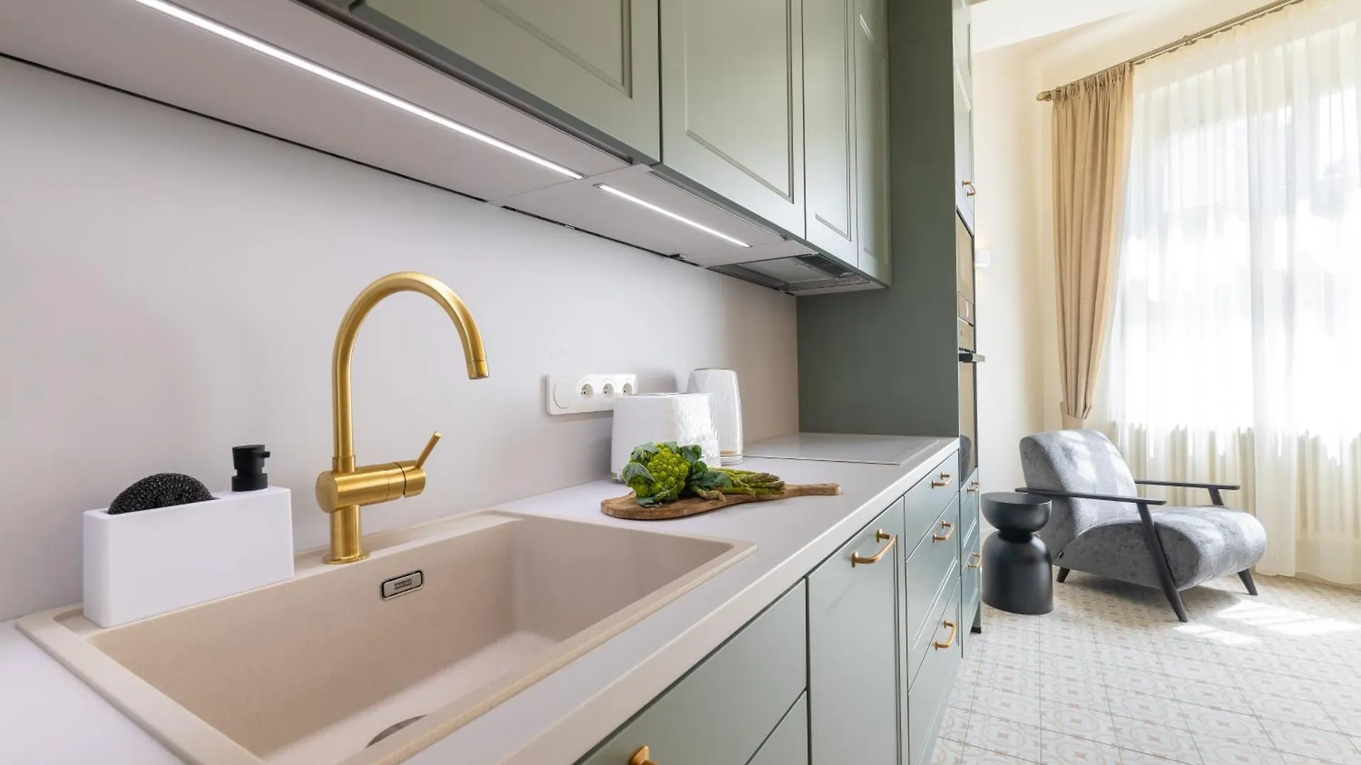 Luxury 2 Bedroom Apartment With Ac In The Old Town Praga