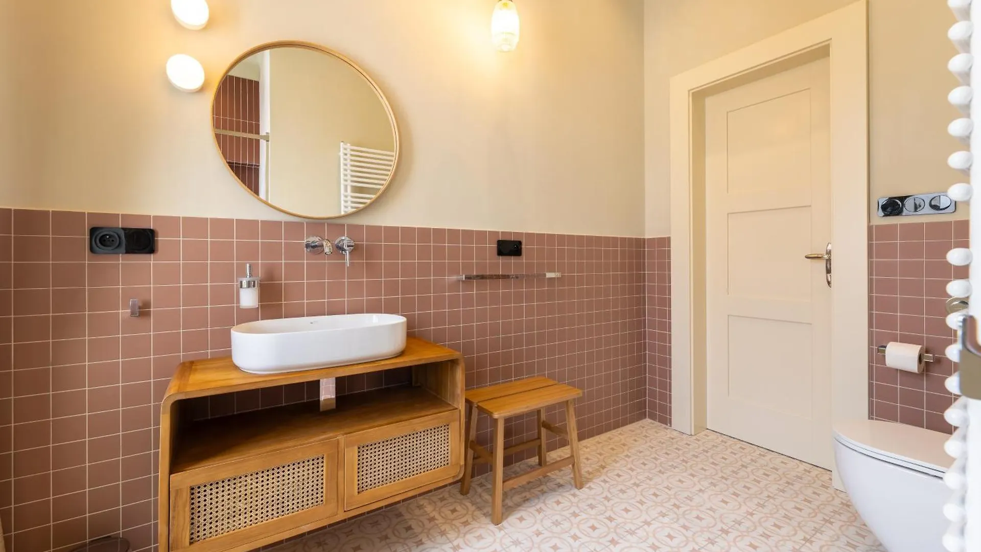 Luxury 2 Bedroom Apartment With Ac In The Old Town Praga
