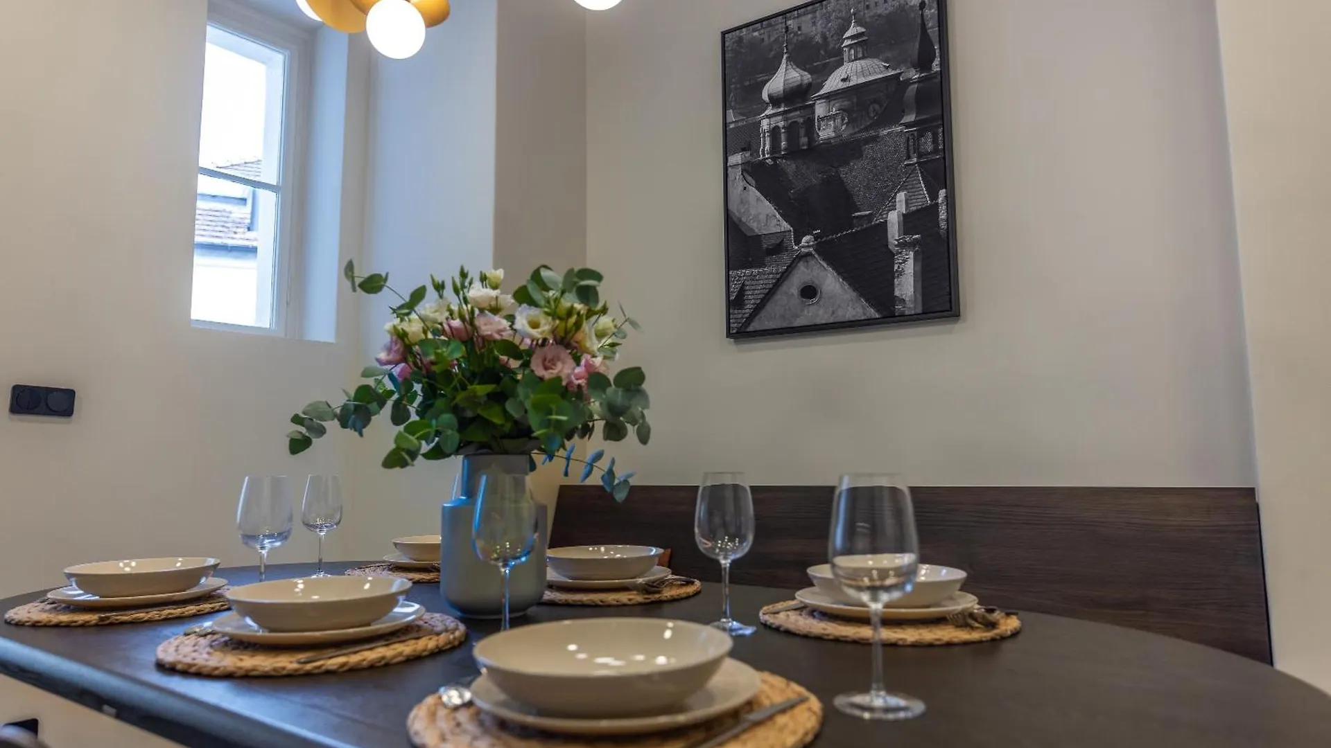 Luxury 2 Bedroom Apartment With Ac In The Old Town Praga