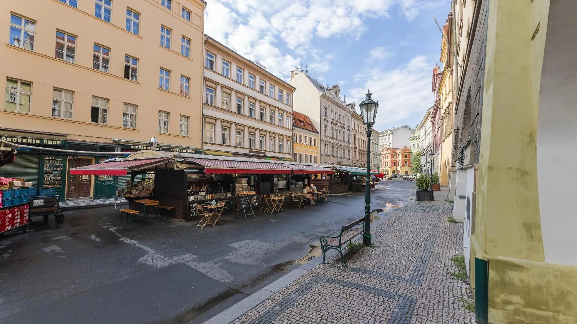 Luxury 2 Bedroom Apartment With Ac In The Old Town Praga 0*,